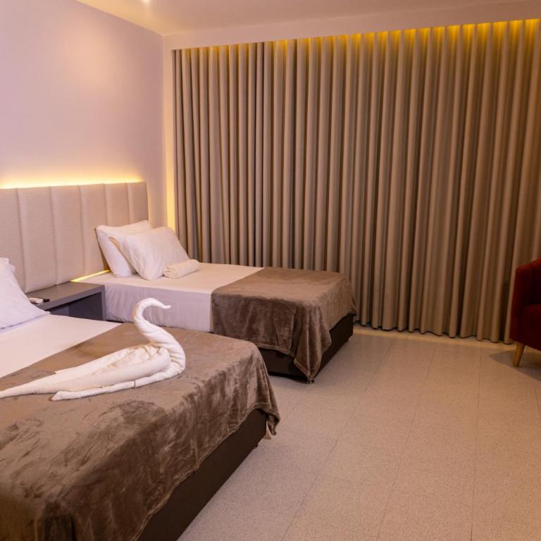 Hotel y Restaurante Mesón del Gitano - Habitación Triple Deluxe - 1