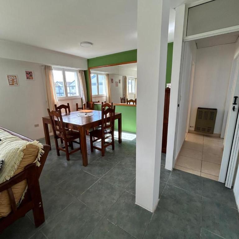 Necochea, depto para 5 personas en zona playa - Apartamento de 2 dormitorios - 1