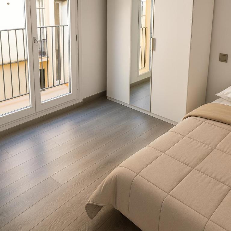 EXCLUSIVO TAPAS EL TUBO CHECKIN 24H Centro 1 - Three-Bedroom Apartment - 9