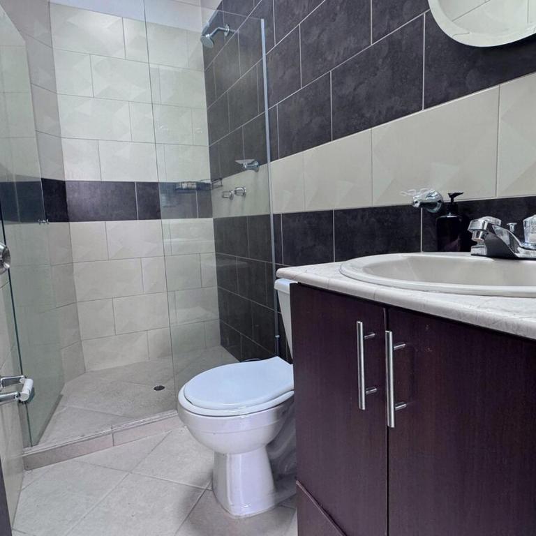 Apartamento Espacioso Belen Alameda cerca a Laureles y unidad deportiva de Belen - Two-Bedroom Apartment - 4