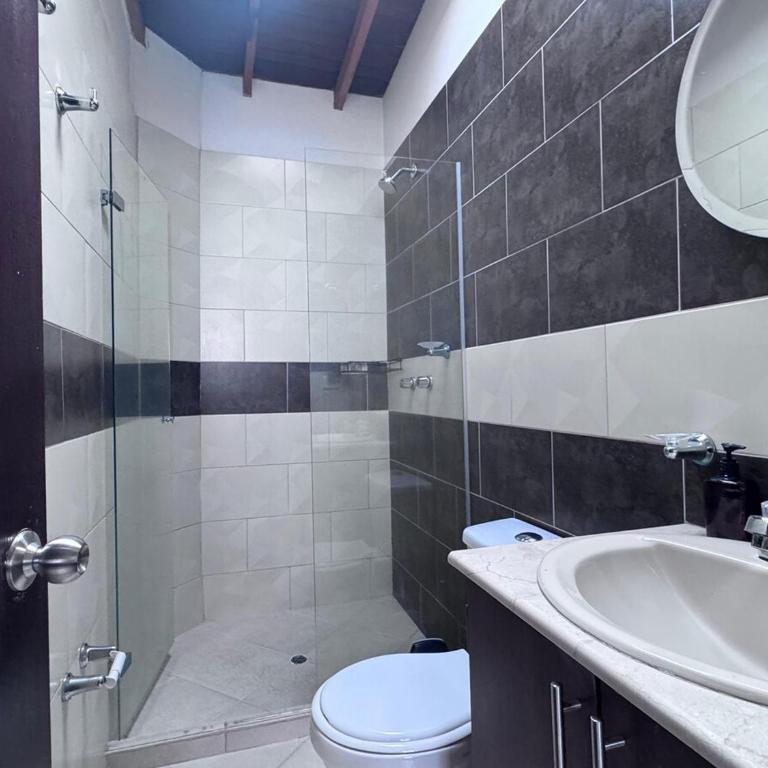 Apartamento Espacioso Belen Alameda cerca a Laureles y unidad deportiva de Belen - Two-Bedroom Apartment - 5