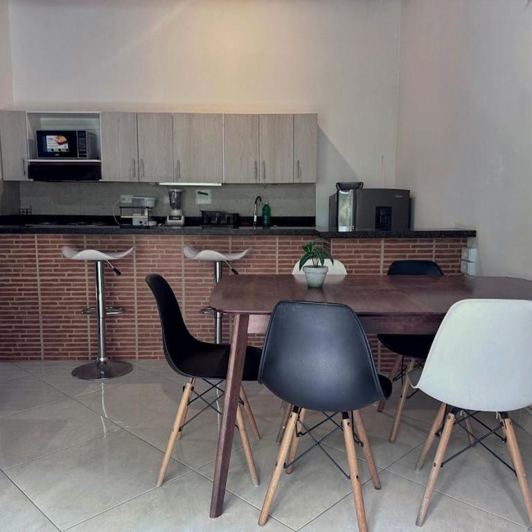 Apartamento Espacioso Belen Alameda cerca a Laureles y unidad deportiva de Belen - Two-Bedroom Apartment - 26