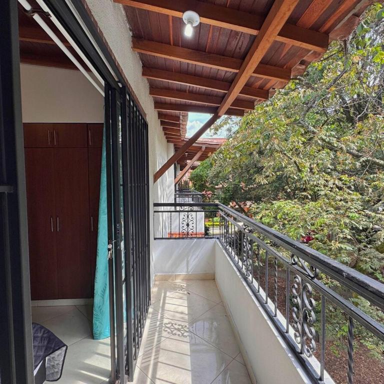Apartamento Espacioso Belen Alameda cerca a Laureles y unidad deportiva de Belen - Two-Bedroom Apartment - 32