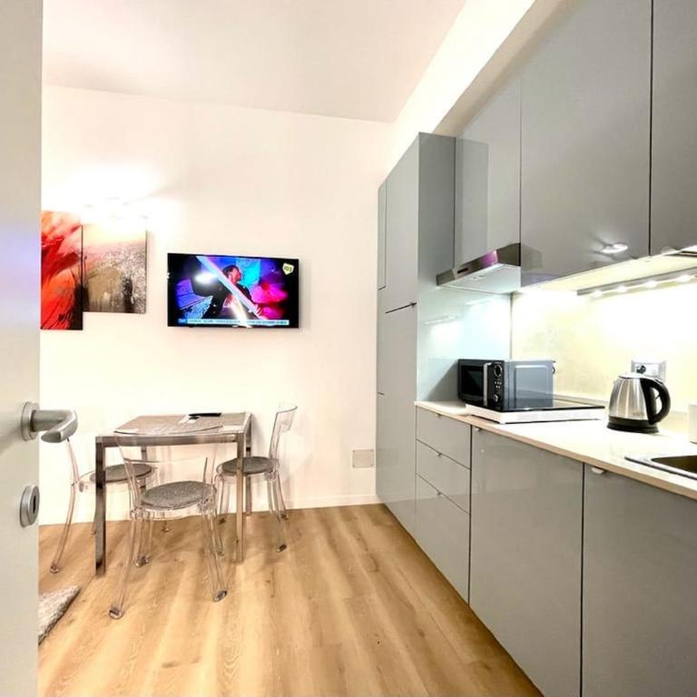Cozy apartment on an upper floor near Missori and Vetra Metro station - W3 - Appartamento con 1 Camera da Letto - 2