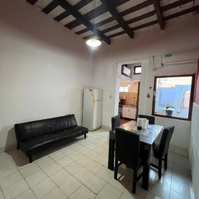 Refugio urbano frente al río, cómodo y moderno - One-Bedroom Apartment - 3