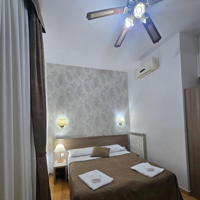 Guesthouse Alex II - Camera Matrimoniale/Doppia con Letti Singoli - 37