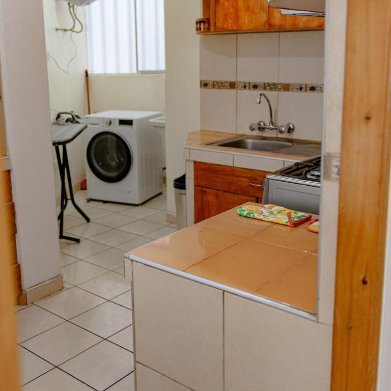 Depa céntrico, acogedor Trujillo - Three-Bedroom Apartment - 14