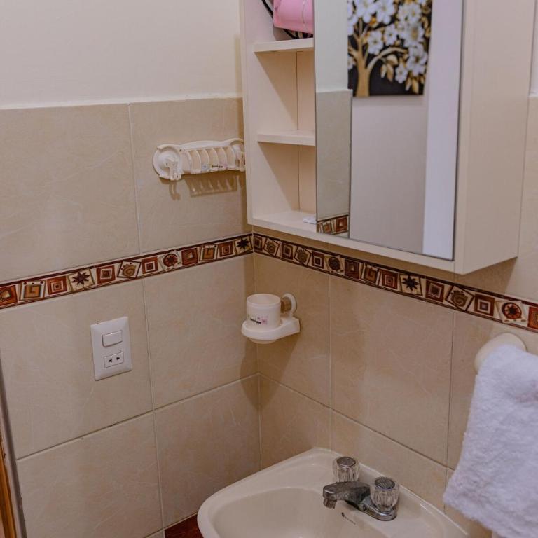 Depa céntrico, acogedor Trujillo - Three-Bedroom Apartment - 15