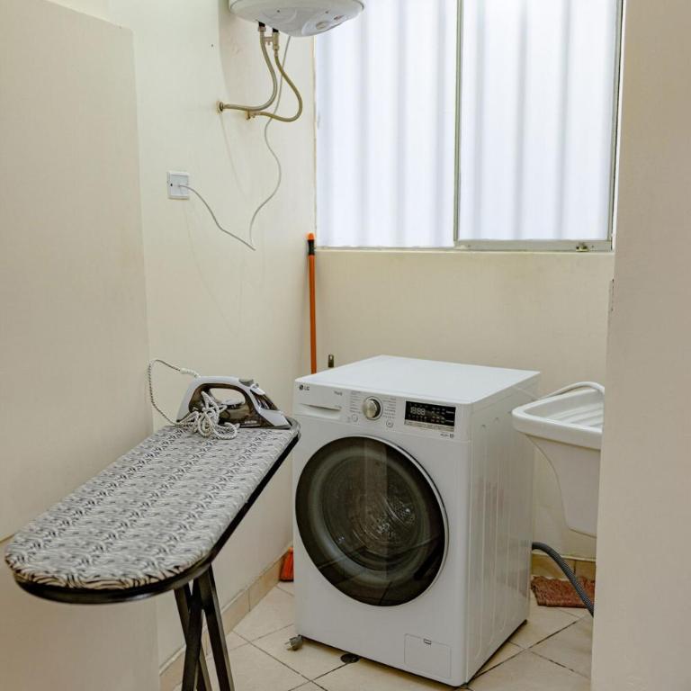Depa céntrico, acogedor Trujillo - Three-Bedroom Apartment - 30