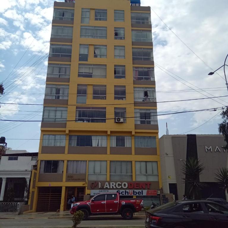 Depa céntrico, acogedor Trujillo - Three-Bedroom Apartment - 36