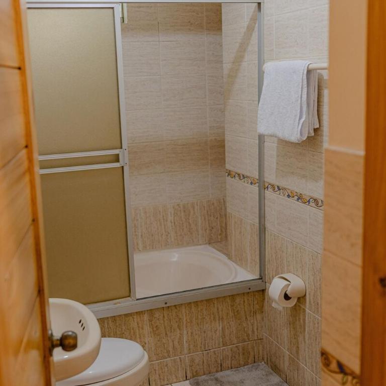 Depa céntrico, acogedor Trujillo - Three-Bedroom Apartment - 45
