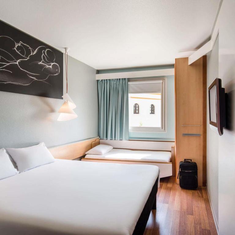 Ibis Sevilla - Habitación Doble con cama supletoria - 2