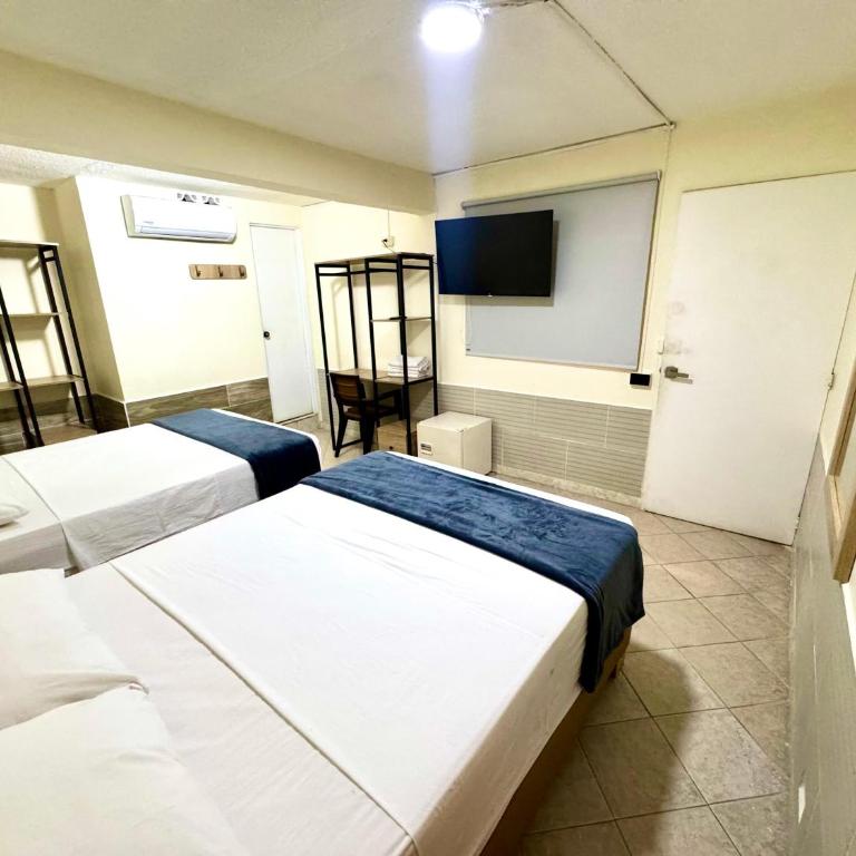 Hotel Estadio 80 - Habitación Cuádruple Deluxe - 2