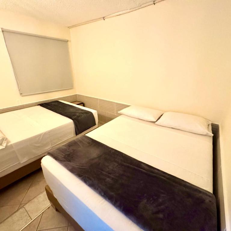 Hotel Estadio 80 - Habitación Cuádruple Deluxe - 4