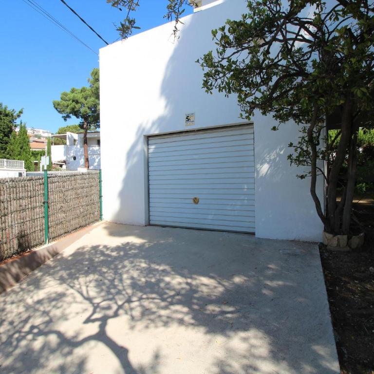 Villa Espaciosa con Jardín Cerca de la Playa - ES-228-168 - Casa - 36