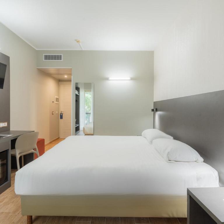 Hotel Pineta Palace - Comfort Double / Twin Room - 5