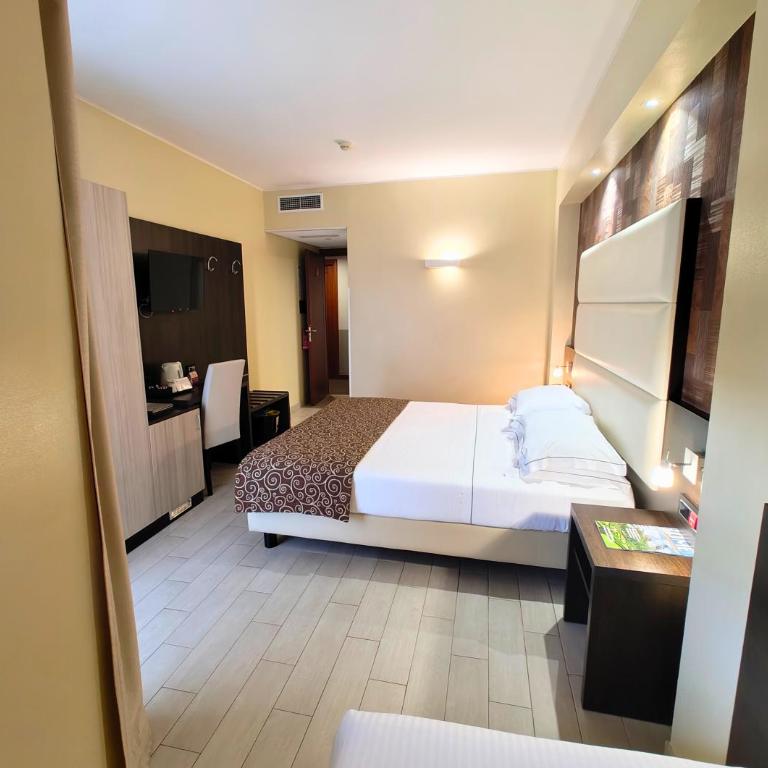 Hotel Pineta Palace - Premium Triple Room - 5