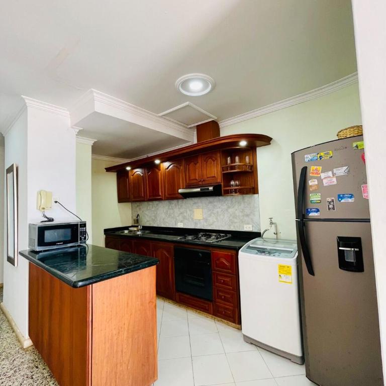 2B Apt in Cartagena with Views, Pool, Wifi and Balcón - Two-Bedroom Apartment - 2