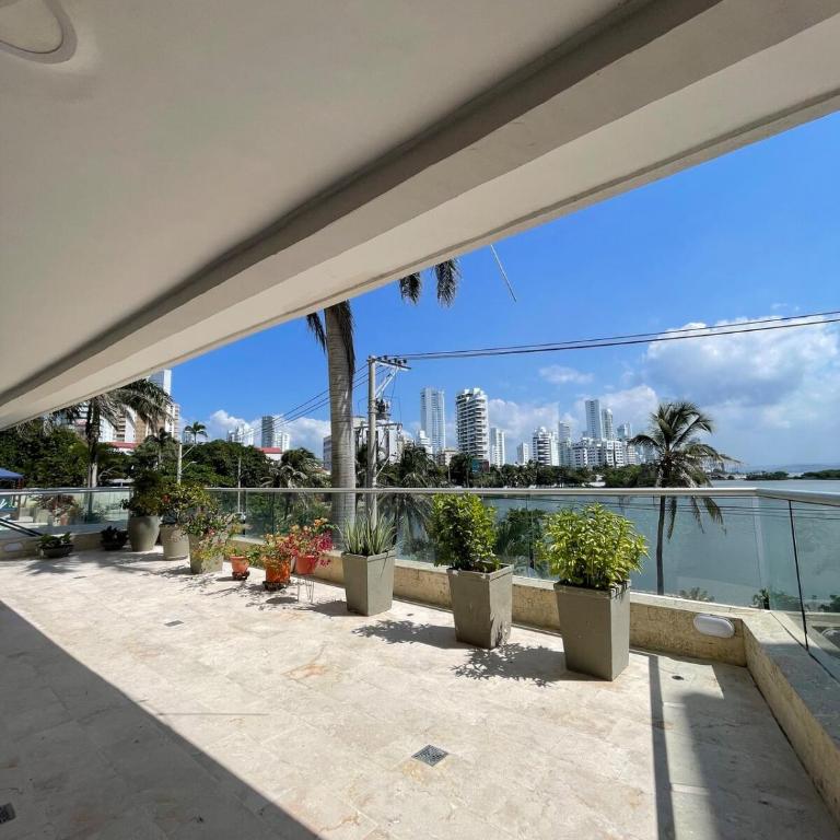 2B Apt in Cartagena with Views, Pool, Wifi and Balcón - Two-Bedroom Apartment - 8