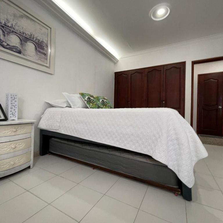 2B Apt in Cartagena with Views, Pool, Wifi and Balcón - Two-Bedroom Apartment - 15