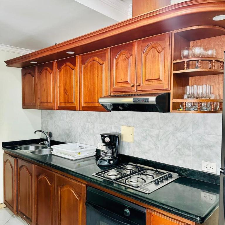 2B Apt in Cartagena with Views, Pool, Wifi and Balcón - Two-Bedroom Apartment - 18