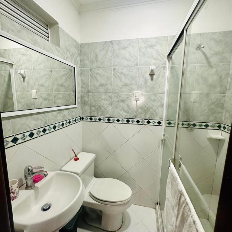 2B Apt in Cartagena with Views, Pool, Wifi and Balcón - Two-Bedroom Apartment - 20