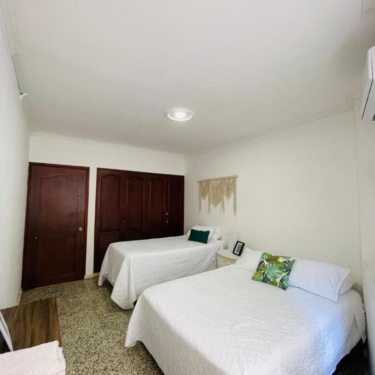 2B Apt in Cartagena with Views, Pool, Wifi and Balcón - Two-Bedroom Apartment - 25