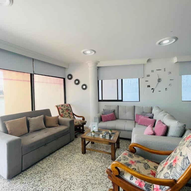 2B Apt in Cartagena with Views, Pool, Wifi and Balcón - Two-Bedroom Apartment - 31