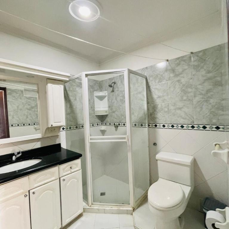2B Apt in Cartagena with Views, Pool, Wifi and Balcón - Two-Bedroom Apartment - 32