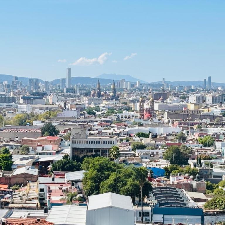 Depa Familiar con cochera 6 min Centro Médico y Catedral - Apartamento de 2 dormitorios - 7