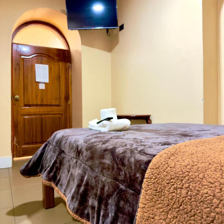 Travel Comfort Quito Tourist Hostel - Double Room with Private Bathroom - 2