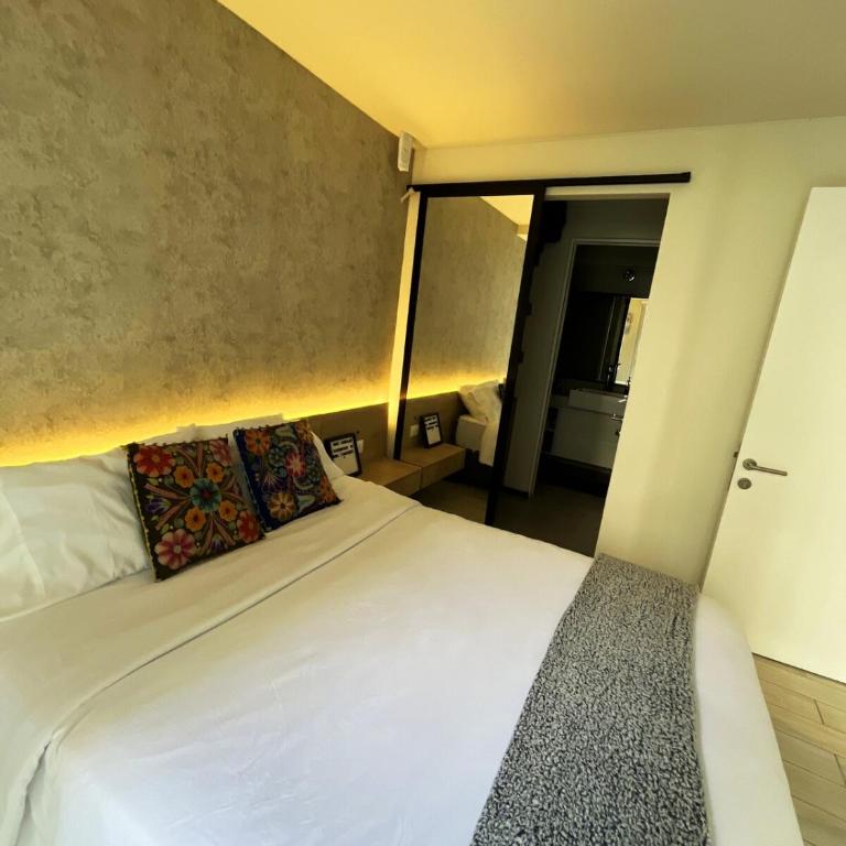 Jacuzzi and pool Apartment in Barranco - One-Bedroom Apartment - 10