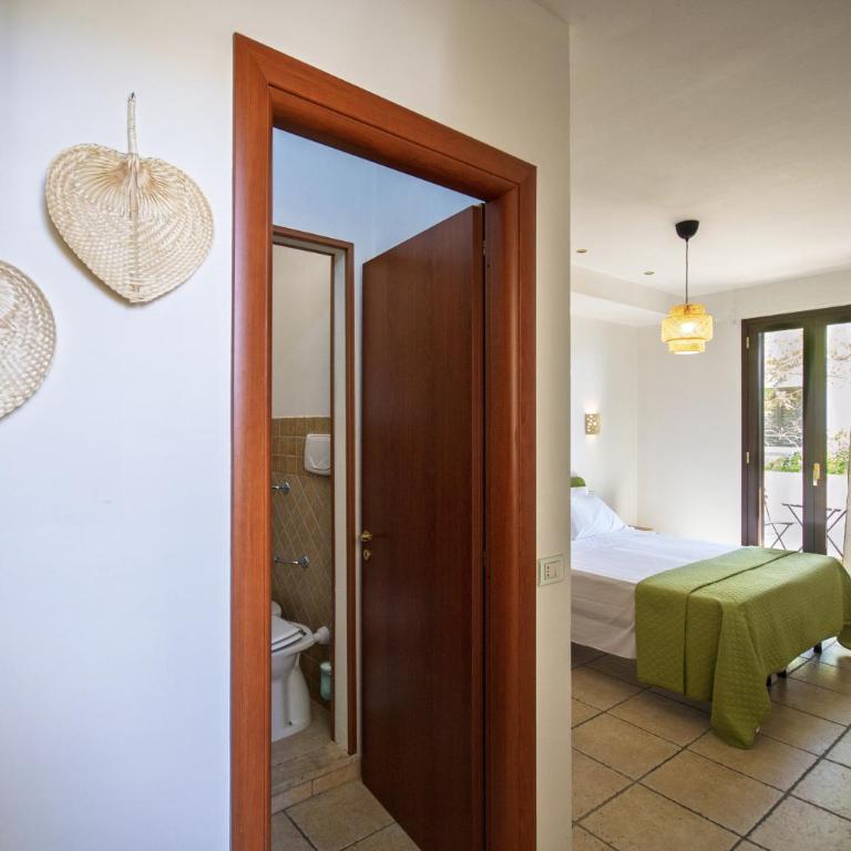 Residence Borgo Latino- Localo - Camera Matrimoniale con Balcone - 6