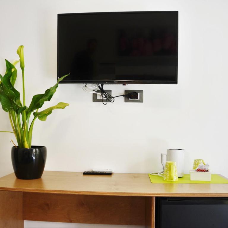 Duca di Villena - Double Room with Private Bathroom - 5