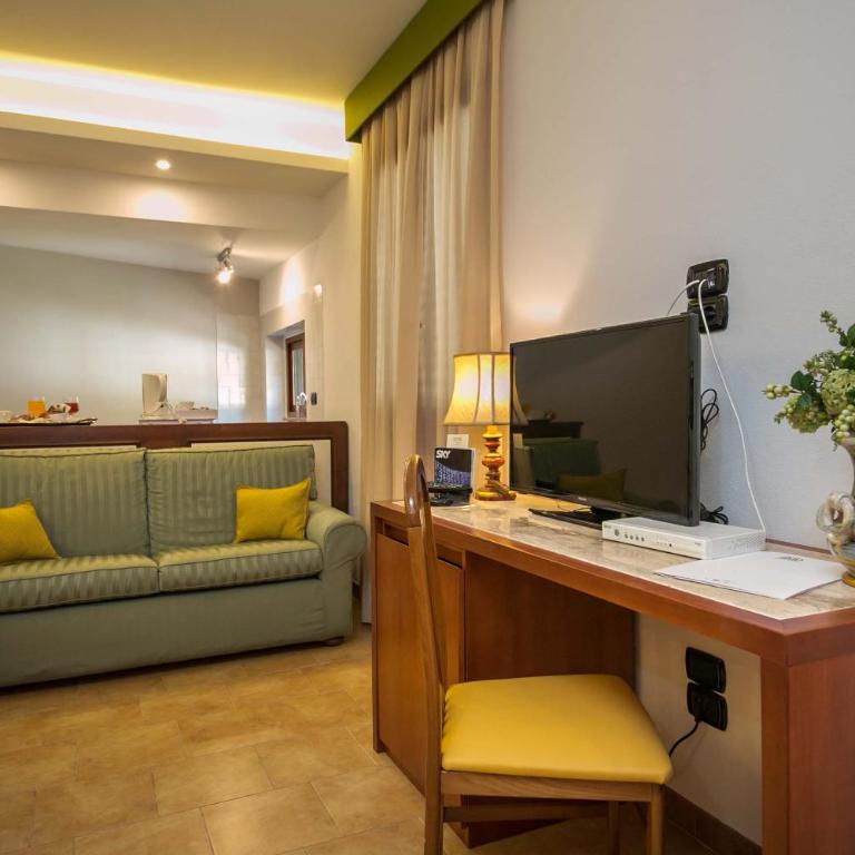Montespina Park Hotel - Suite con 2 Camere da Letto e Vasca Idromassaggio all'Aperto - 6