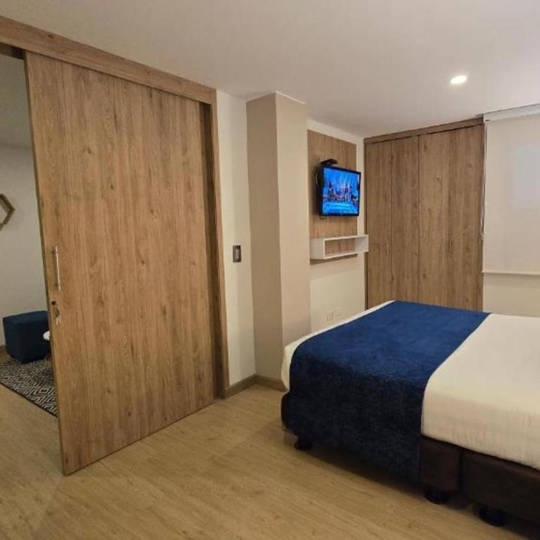 Hotel Confort 80 Zona Rosa - Habitación con cama grande - 16