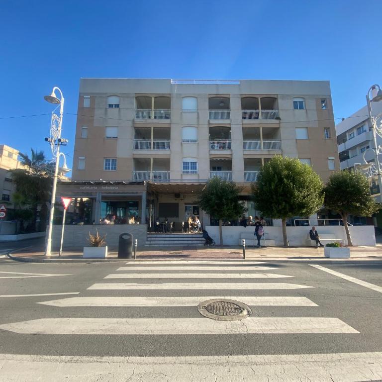 Apartamento LH Beach frente al mar - One-Bedroom Apartment with Balcony and Sea View - 88