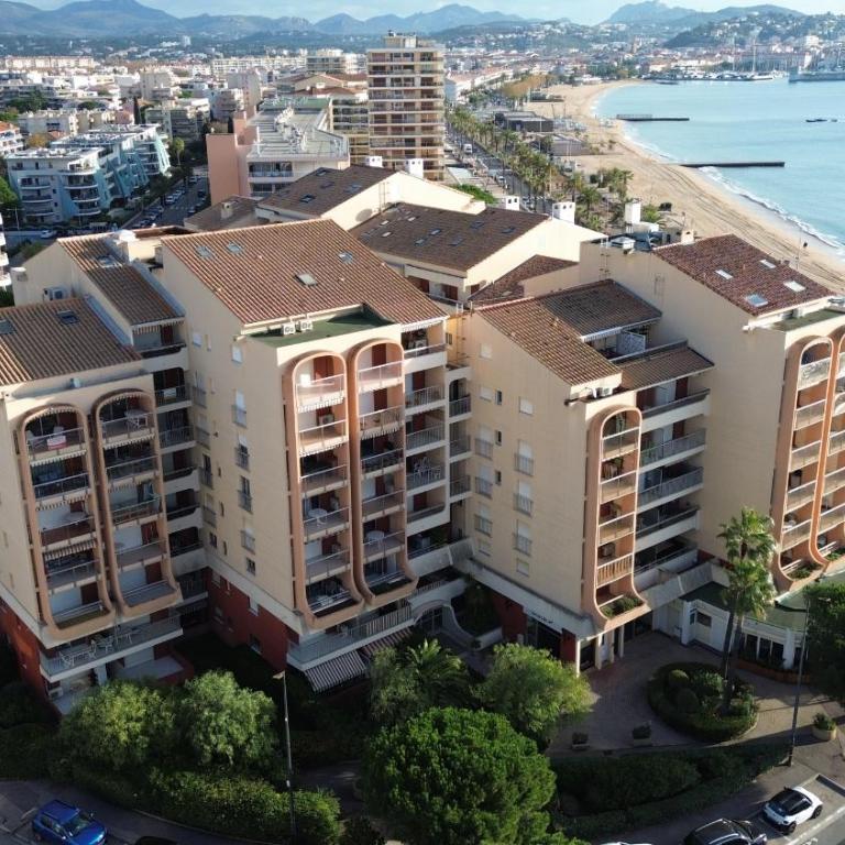 LE CAPITOLE Vue mer Studio cabine 27m2 les pieds dans leau 2 adultes 2 enfants clim et garage - Studio with Balcony - 8