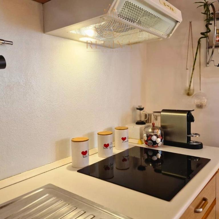 ACasaDiFranci attico con dehor privato, wifi e metro a 4 min da piedi - Appartamento Monolocale - 9