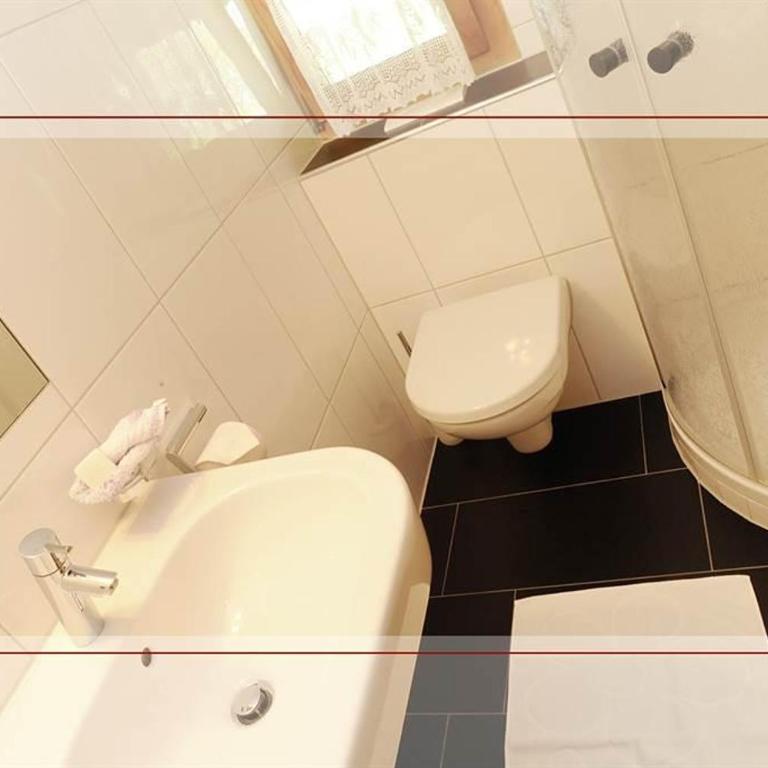 Haus Lucas Tschofen - Doppelzimmer mit Dusche - 5