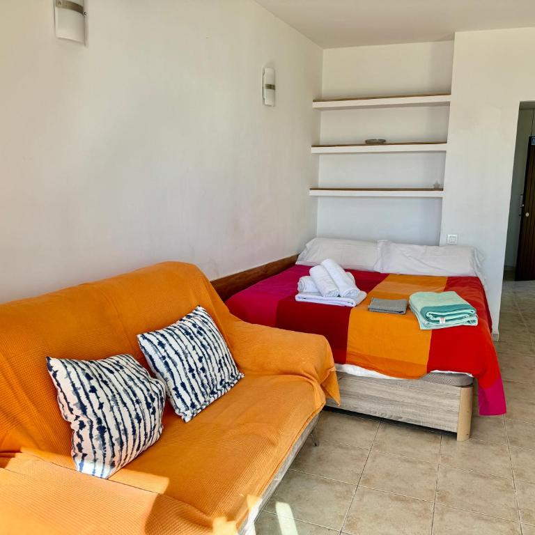 Neptuno Beachfront Apartments - Estudio con balcón - 3