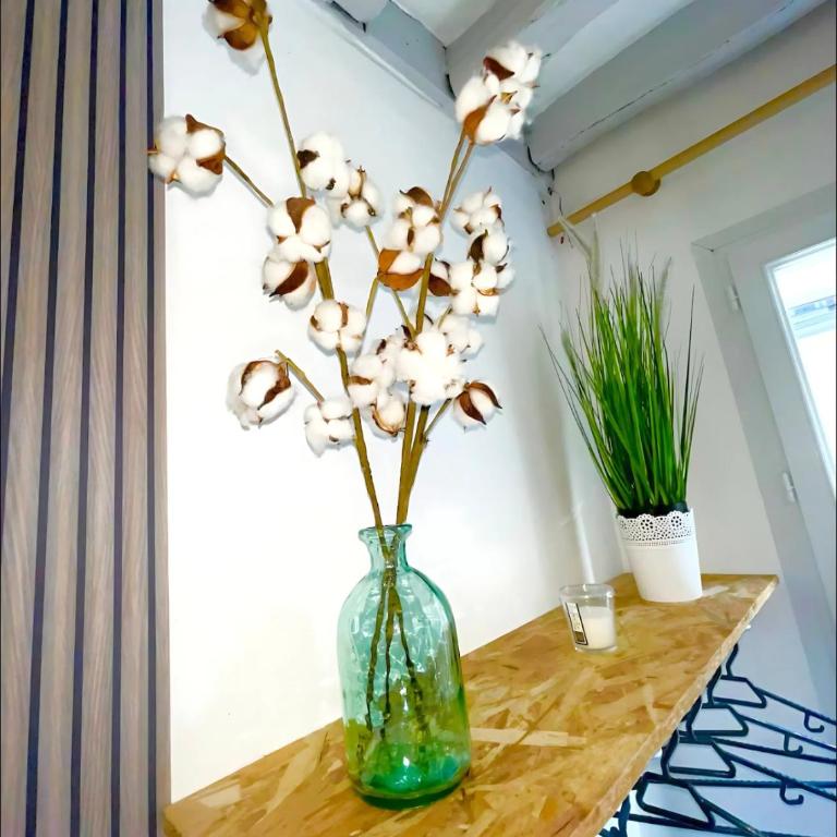 Maison de ville plein centre Rouen - TV 4K connecté - Patio - Wifi Fibre - 4 grande chambres - Proche parking gratuit - Lave Vaisselle - Lave linge - Appartamento - 26