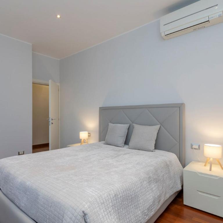 Gambara M1 - 15 min to Duomo, balcony, AC&WiFi - Appartamento con 1 Camera da Letto - 18