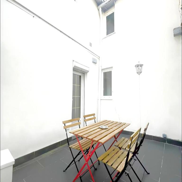 Maison de ville plein centre Rouen - TV 4K connecté - Patio - Wifi Fibre - 4 grande chambres - Proche parking gratuit - Lave Vaisselle - Lave linge - Appartamento - 6