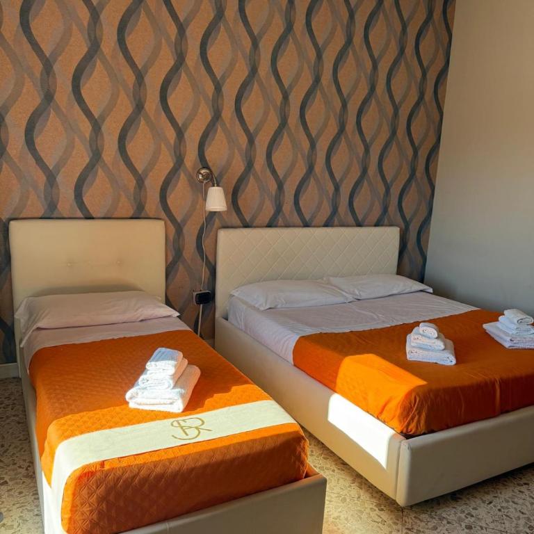 Pompei Sanctuary rooms - Camera Matrimoniale Deluxe con 1 Letto Supplementare - 2