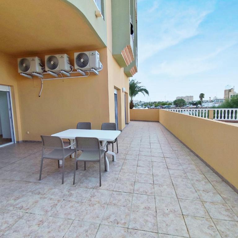 Spanish Connection - Los Miradores del Puerto - Apartamento de 2 dormitorios con terraza - 8