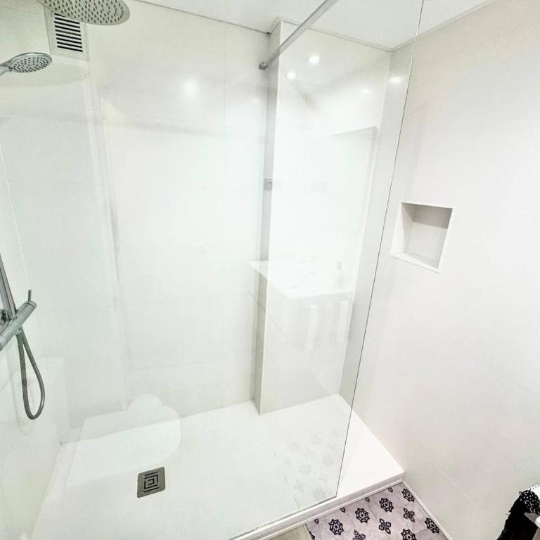 Apartsalou Zen - Two-Bedroom Apartment - 3
