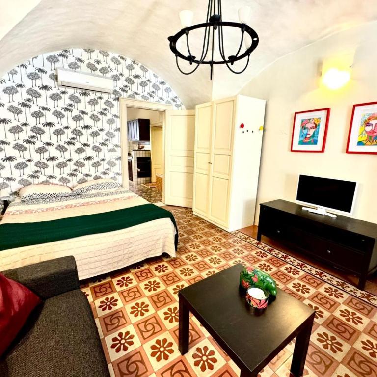 Dream Home - lovely space in the heart of Catania - Two-Bedroom Apartment - 10