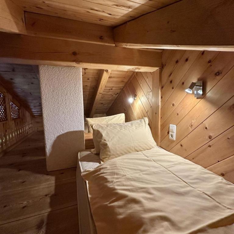 Zirbenhütte - Ferienhaus - 9