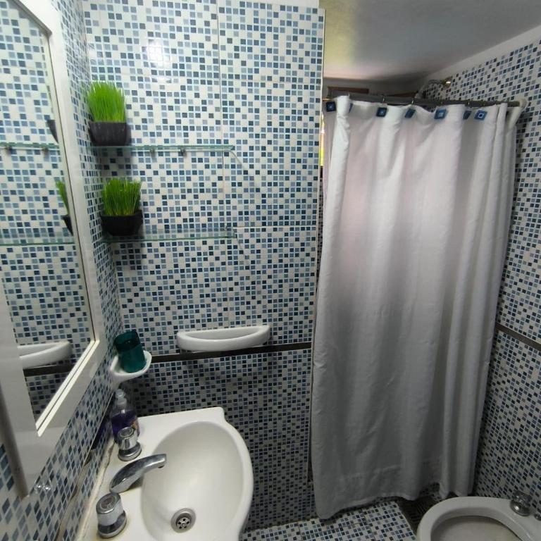 La casita de Gesell- CON PILETA -SUPER PROMO FINDE LARGO - Three-Bedroom House - 11